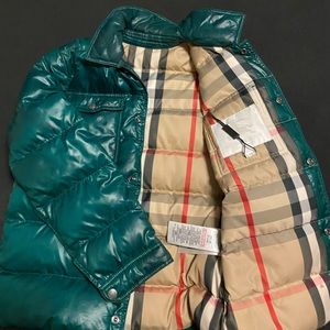 100% Authentic Kids Burberry coat 8yrs.